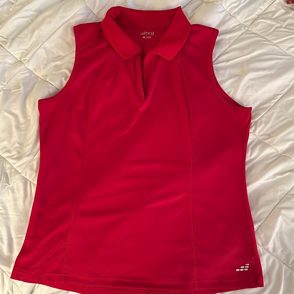 Women’s sleeveless golf shirt